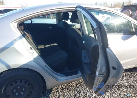 2015 Kia Forte Lx z USA, uszkodzony, nr VIN KNAFX4A62F5429567